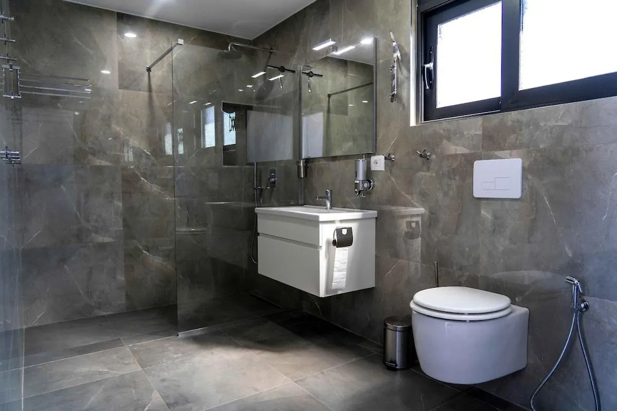 Beachfront Luxury Penthouse Sarandë