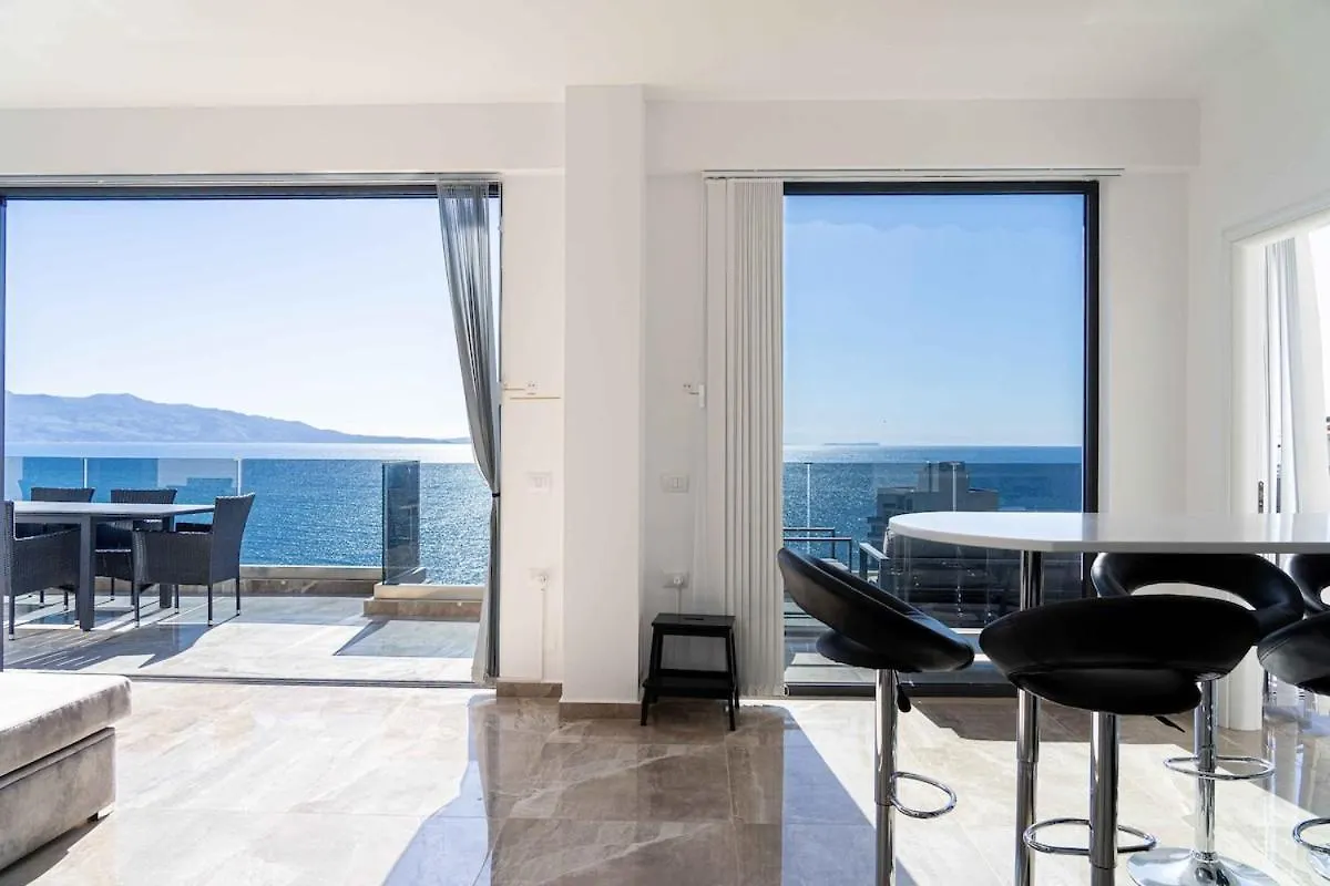 Beachfront Luxury Penthouse Sarandë Albanien