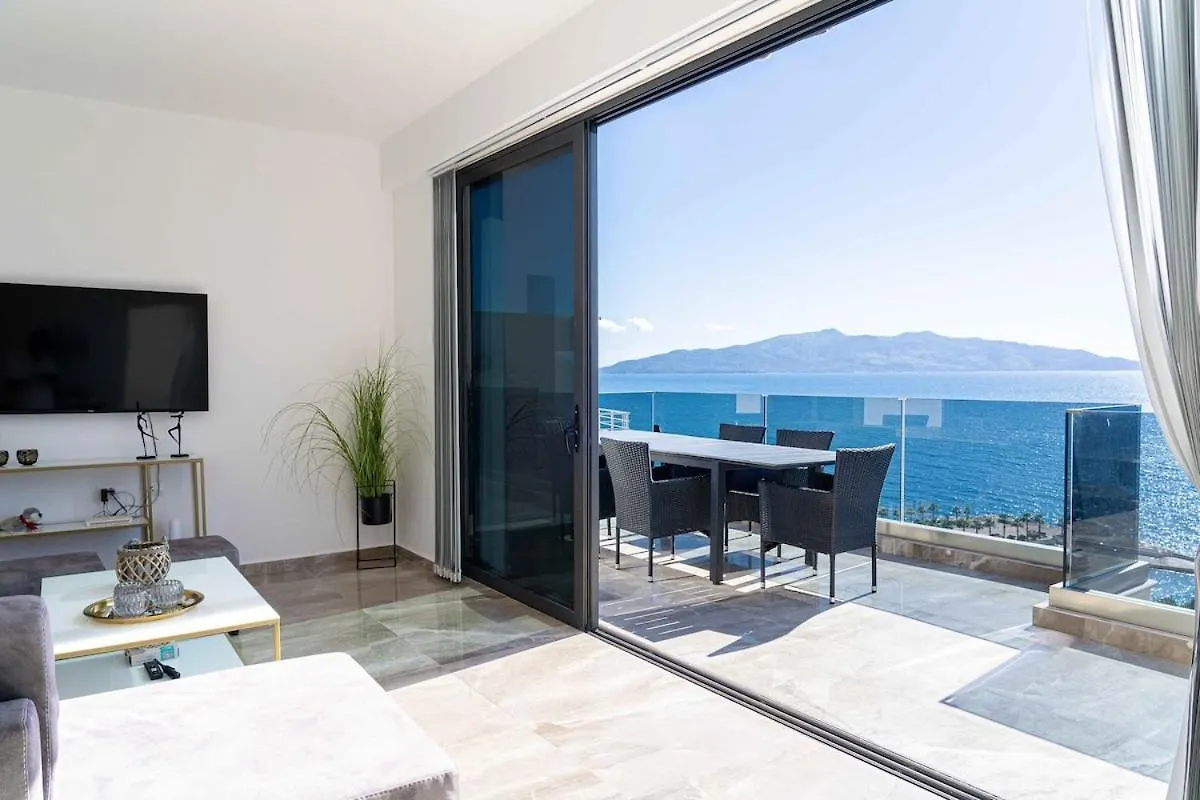 Beachfront Luxury Penthouse Sarandë Albanien